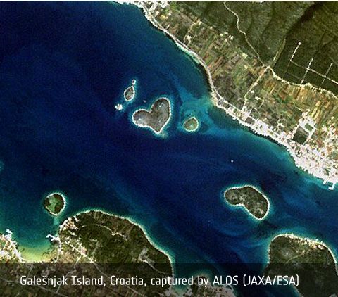 Galesnjak island croatia shaped like a heart